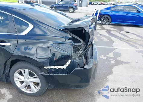 2015 Nissan Altima 2.5 Sv z USA, uszkodzony, nr VIN 1N4AL3AP1FC166579